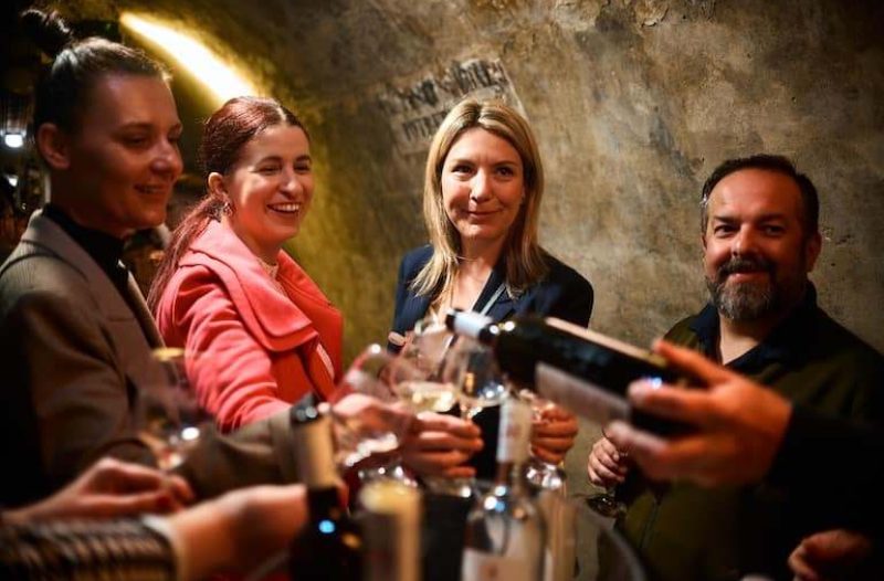 Zaprešić - grad-zapresic.com - Zanimljivosti - Više od 250 vina, glazba 80 ih i 90 ih i jedinstvena atmosfera: Zagreb Underground ispunio Tunel Grič