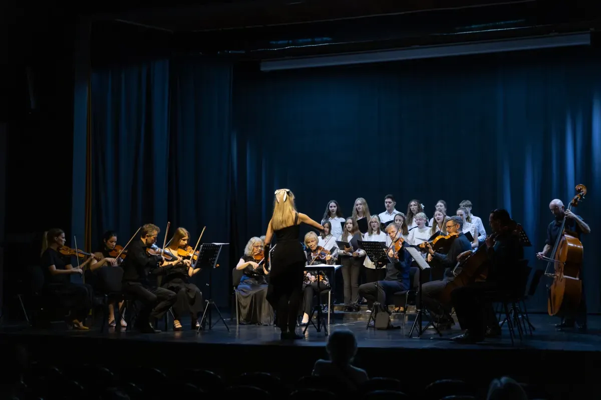 Dugoselski komorni orkestar proljece u dugom selu 504107146 122164729214560315 1481952709908734456 n